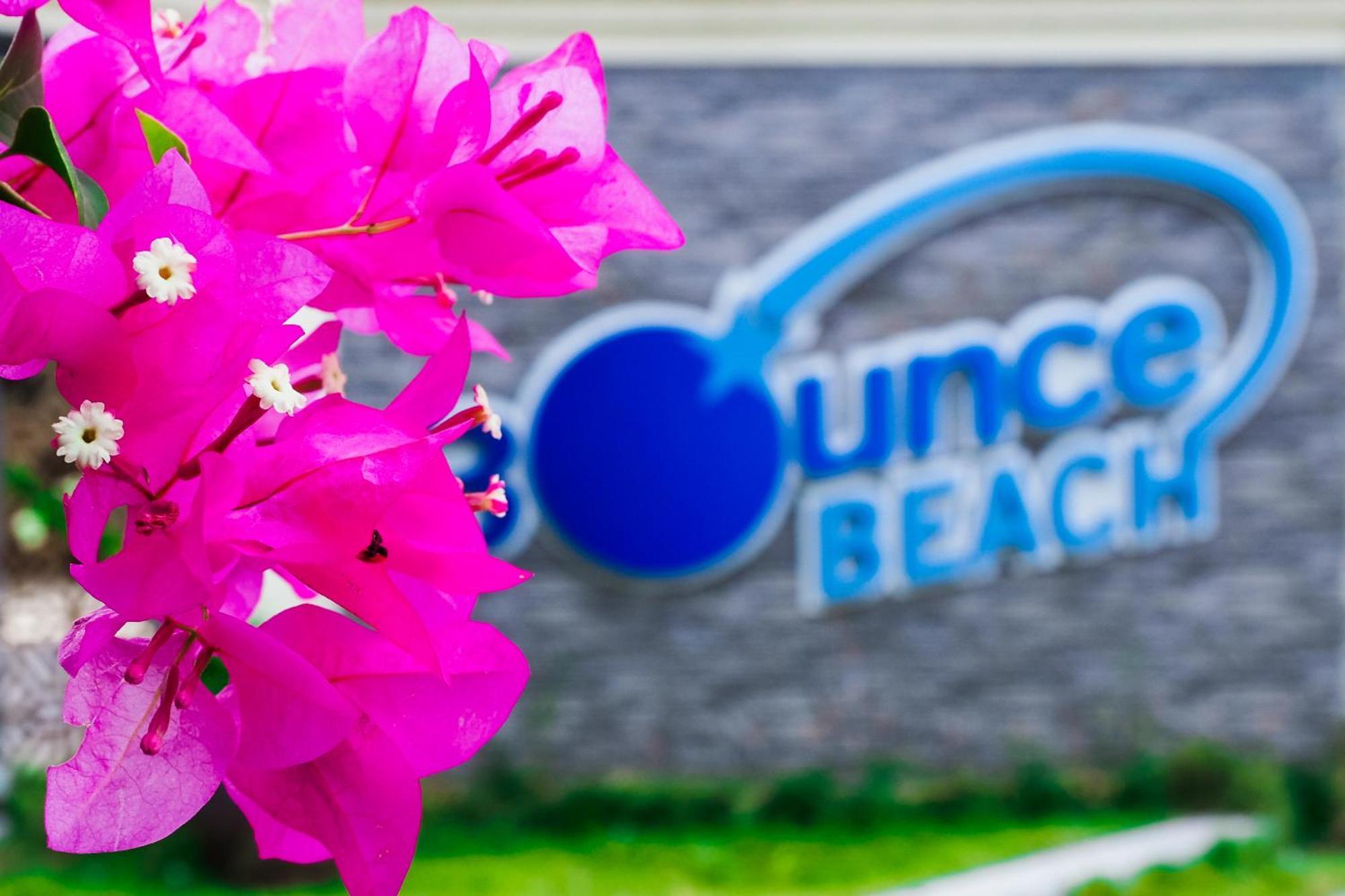 Bounce Beach Resort And Spa Da Nang Esterno foto
