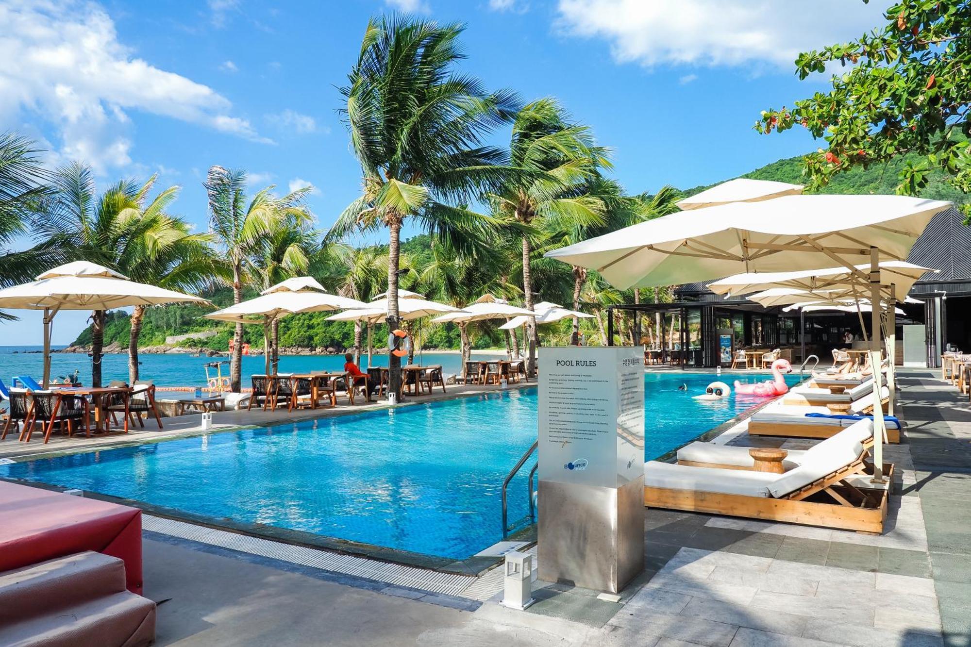 Bounce Beach Resort And Spa Da Nang Esterno foto